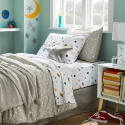 Star Value Multi-Piece Kids' Bedding Set Gray - Pillowfort™